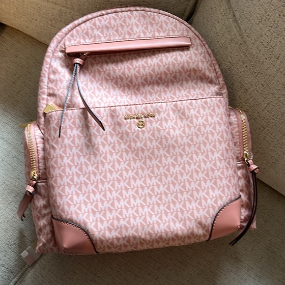 Pink Michael Kors lg backpack 🌸 - Picture 2 of 7